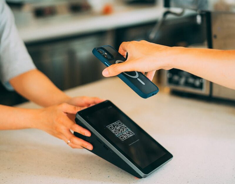 Dijital Baskı Kartvizitler: NFC ve QR Entegrasyonuyle Ambalaj & Etiket Uyumunu Sağlama