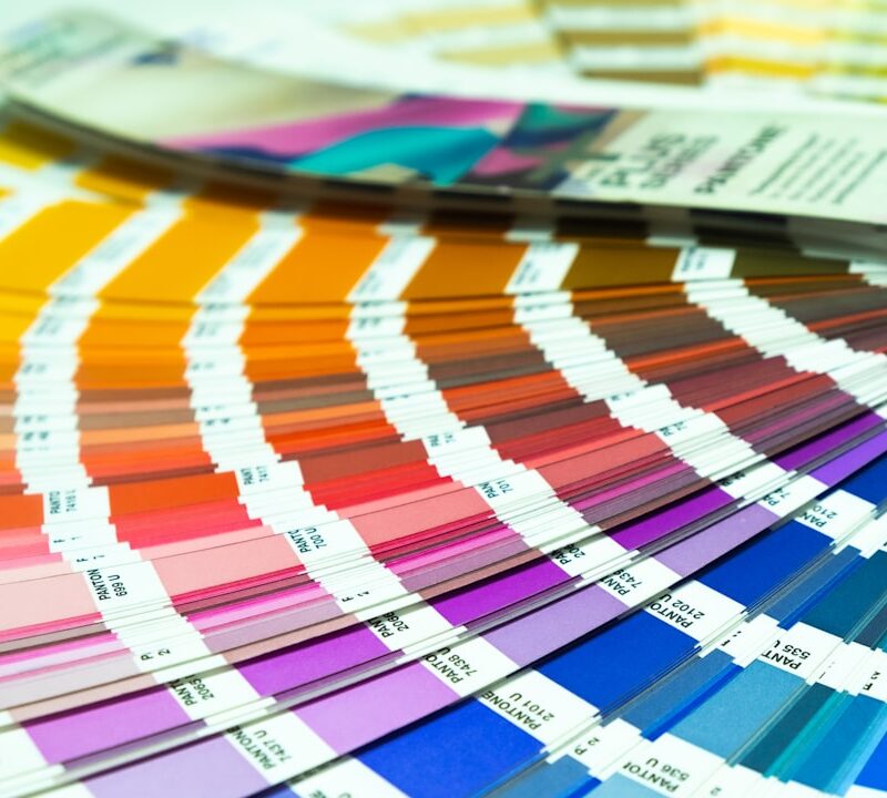 Dijital Baskı Renk Doğruluğu: Baskı Malzemeleri ve Kaplama Seçimi