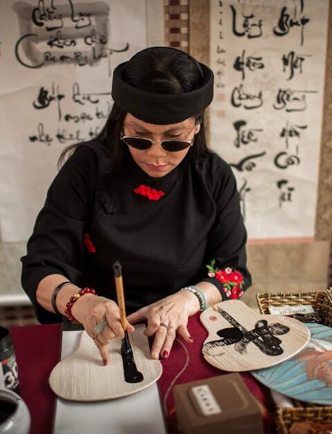 Dijital Baskıda Metalik Folyo İşlemleri: Kartvizit Rehberi ve Ambalaj İçin Bütçe Planı