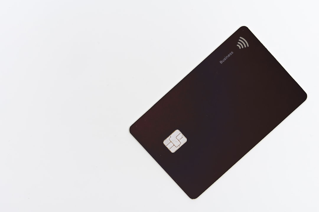 Folia ile kaplı NFC kartvizit yüzeyi